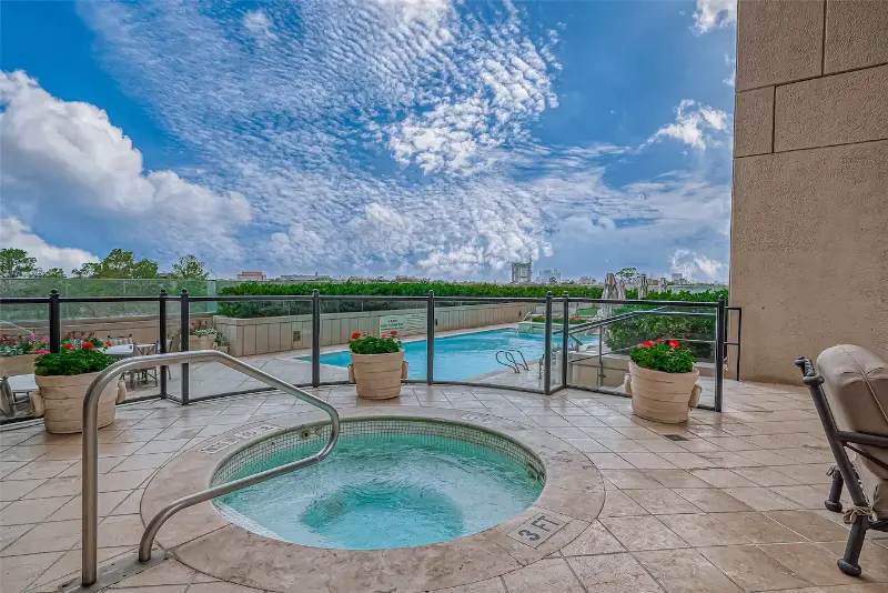 Pool & Spa